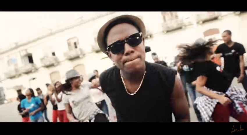 Con El Corazón Alex Linares